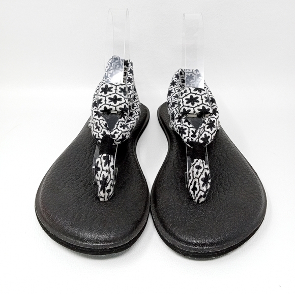 Sanuk Yoga Mat Sandals, white/black flower print, Women’s Size US 7 - Picture 6 of 10